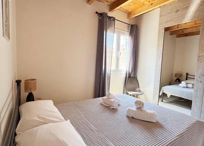 Case de vacanță Burnelia Garden House *