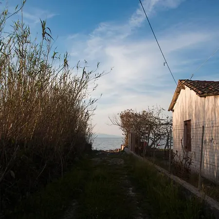 Burnelia Garden House *