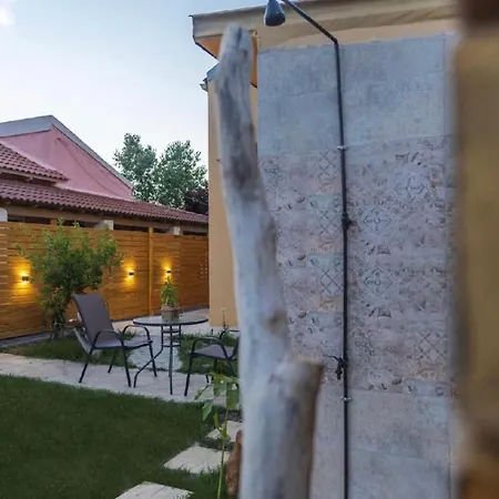 Burnelia Garden House Tatil Evi