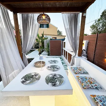 Burnelia Garden House Tatil Evi