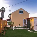 Burnelia Garden House Prázdninový dům