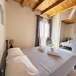 Prázdninový dům Burnelia Garden House *