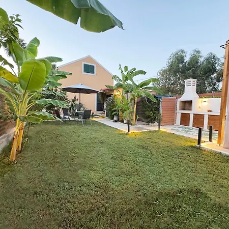 Σπίτι διακοπών Burnelia Garden House